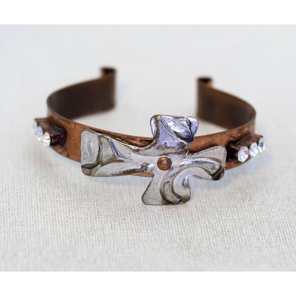 7 inch, Vintage Silver Tone Cross Copper Cuff Bracelet - AX9 - Picture 1 of 3